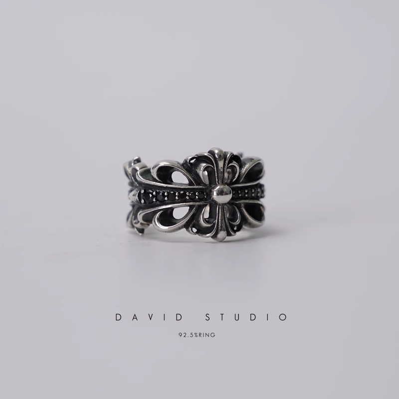DOUBLE FLORAL RING WITH BLACK DIAMONDS