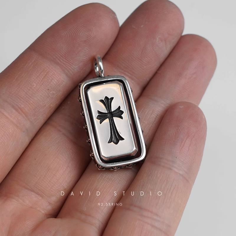 DOUBLE SPINNER PENDANT