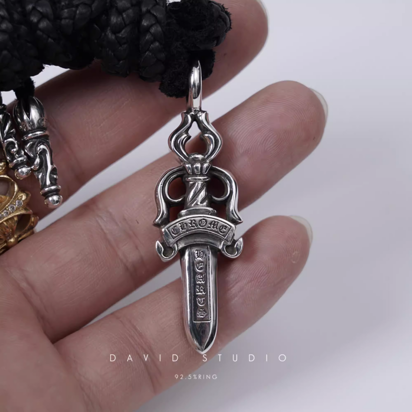 DOUBLE DAGGER PENDANT – LEATHER BRAID