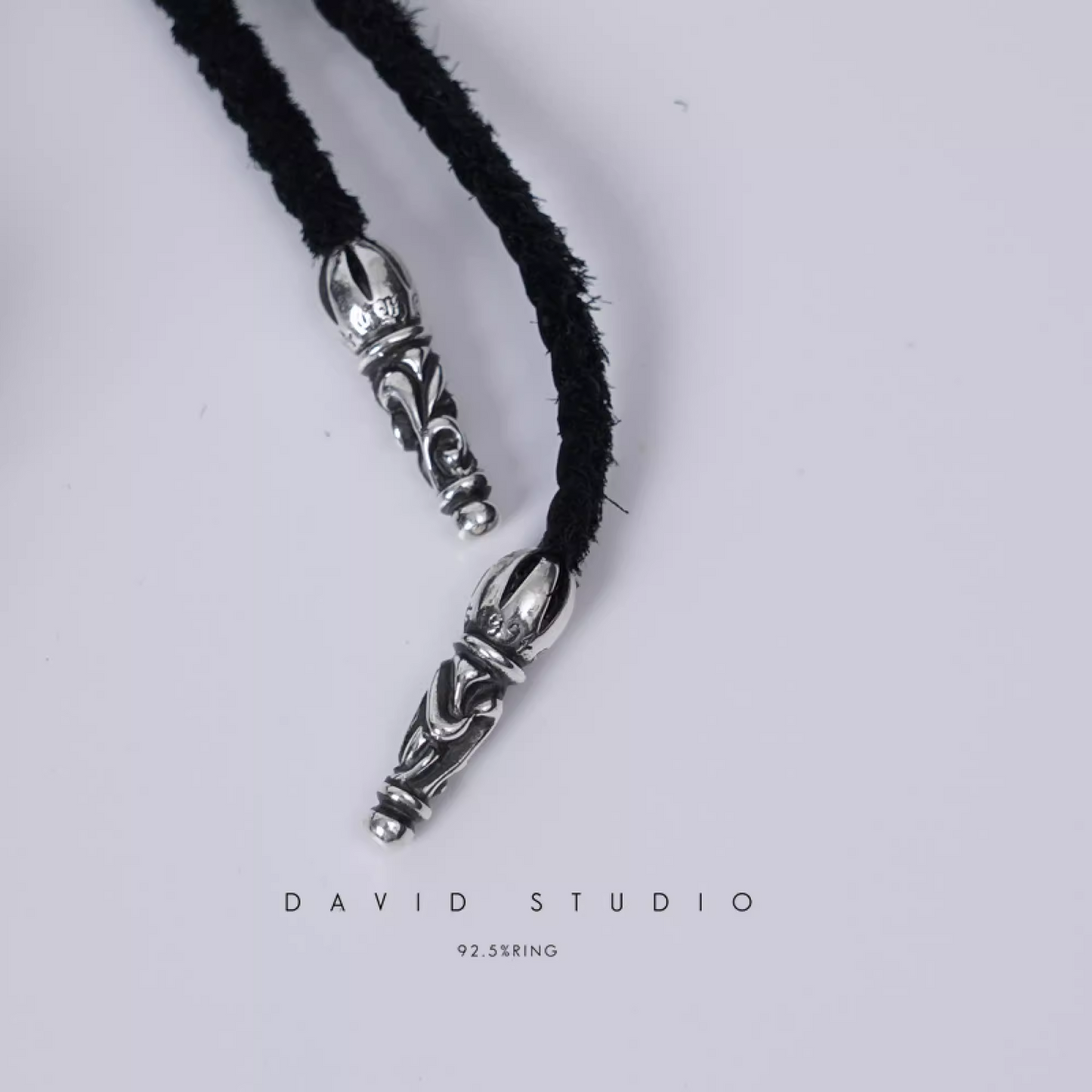 FOTI ASTRONAUT PENDANT – LEATHER BRAID