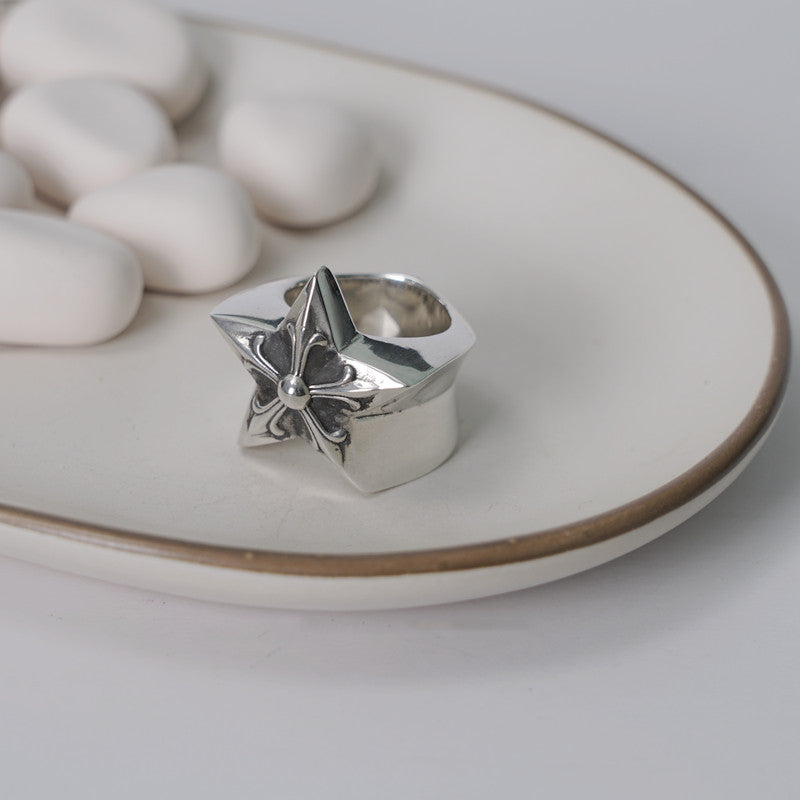 LARGE STAR RING