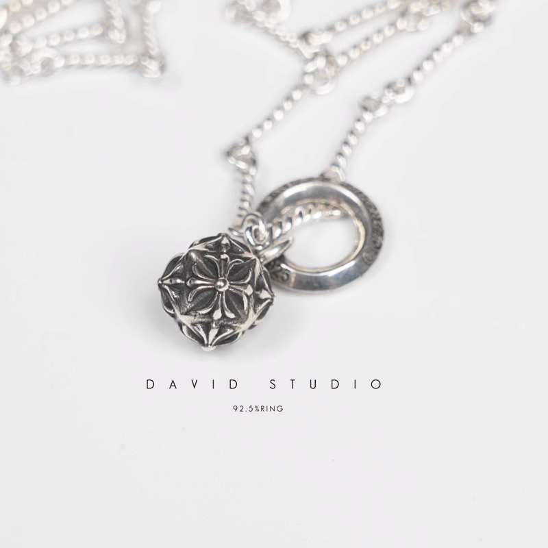 PYRAMID PLUS BALL CHARM – TWIST CHAIN