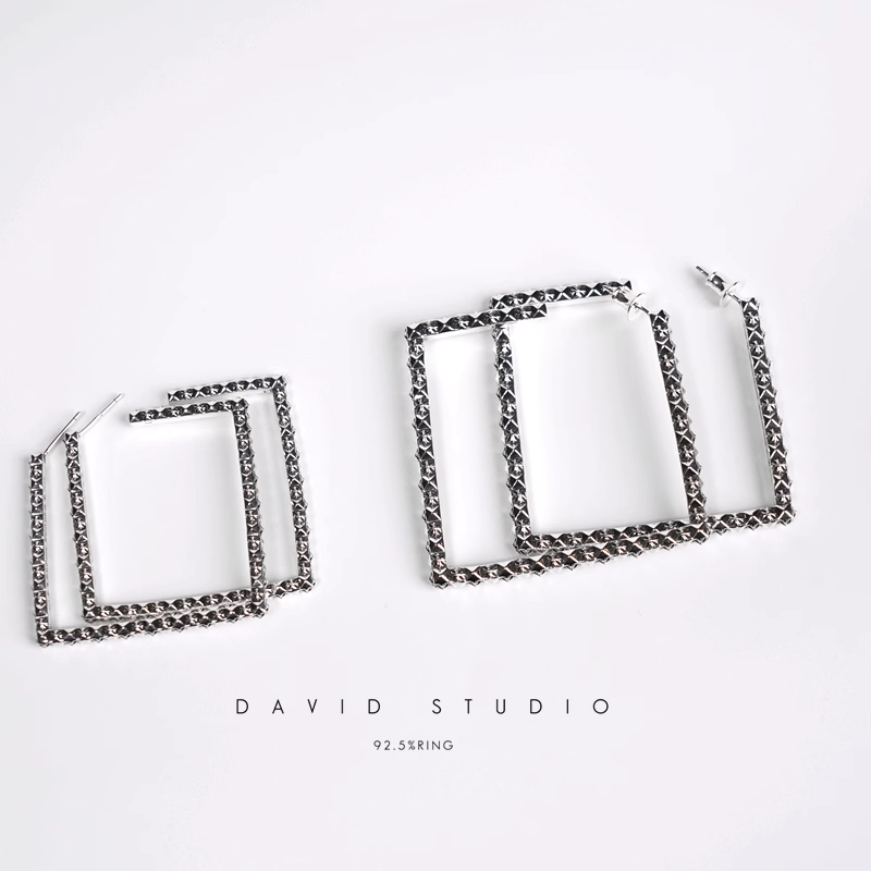 CH PLUS SQUARE HOOP EARRINGS