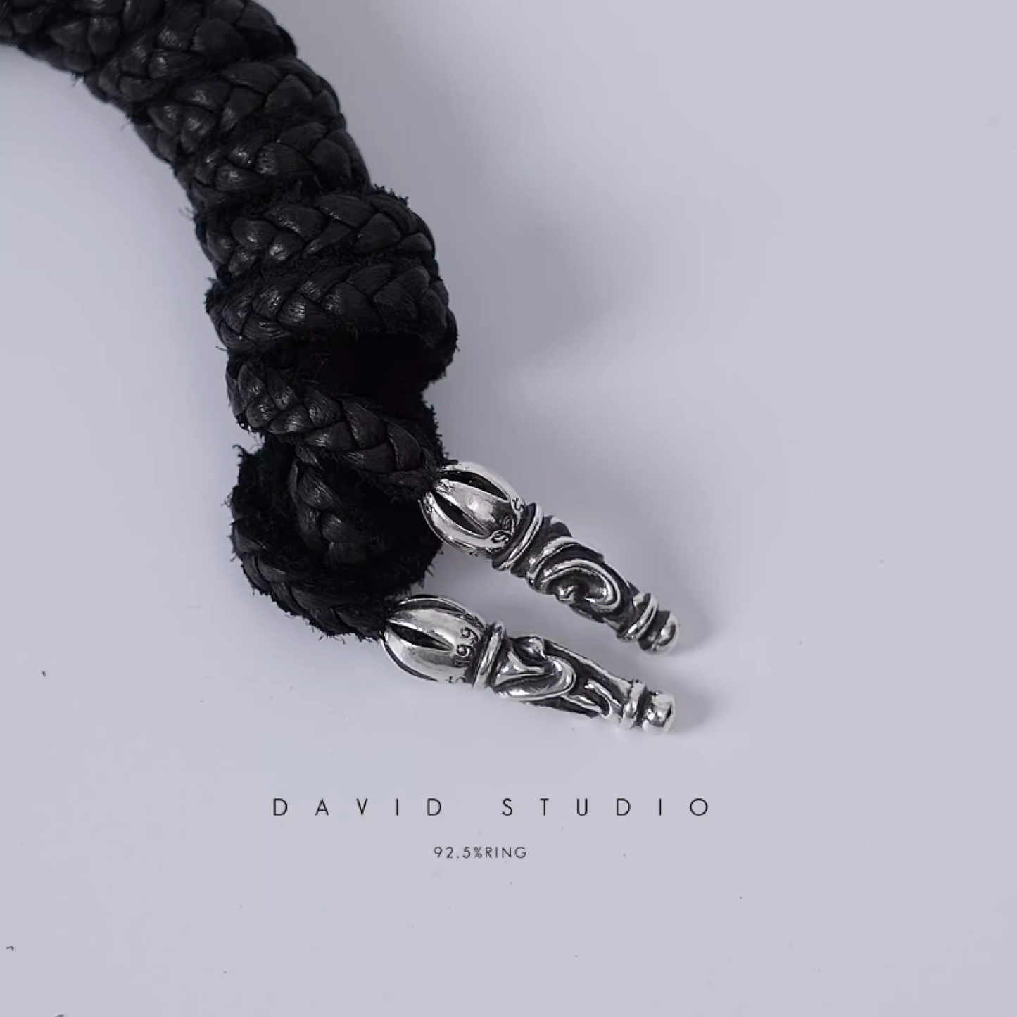 FOTI ASTRONAUT PENDANT – LEATHER BRAID
