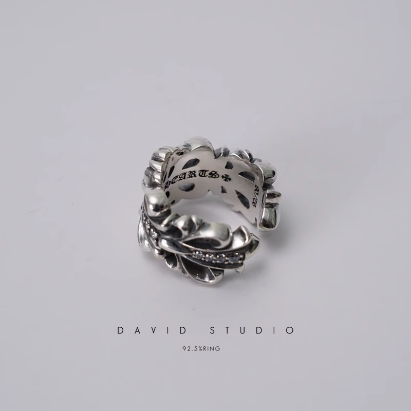 DOUBLE FLORAL RING WITH WHITE DIAMONDS