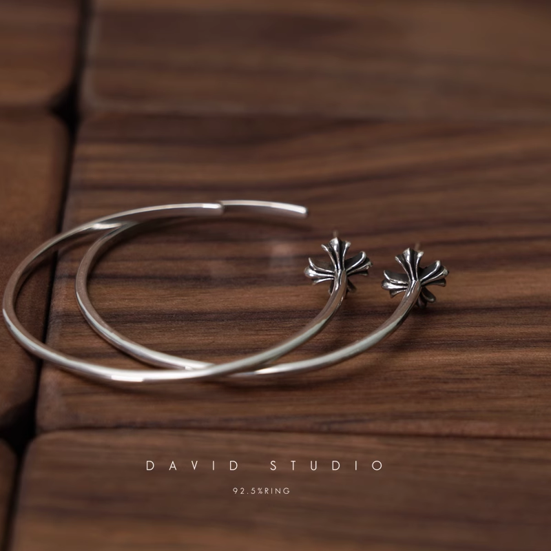 CH PLUS HOOP EARRING