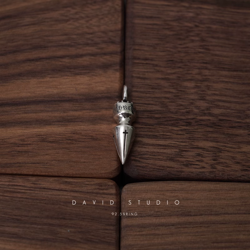 SPIKE PENDANT