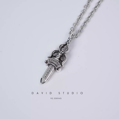 DOUBLE DAGGER PENDANT – ROLL CHAIN