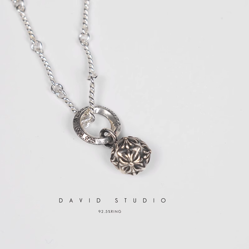 PYRAMID PLUS BALL CHARM – TWIST CHAIN