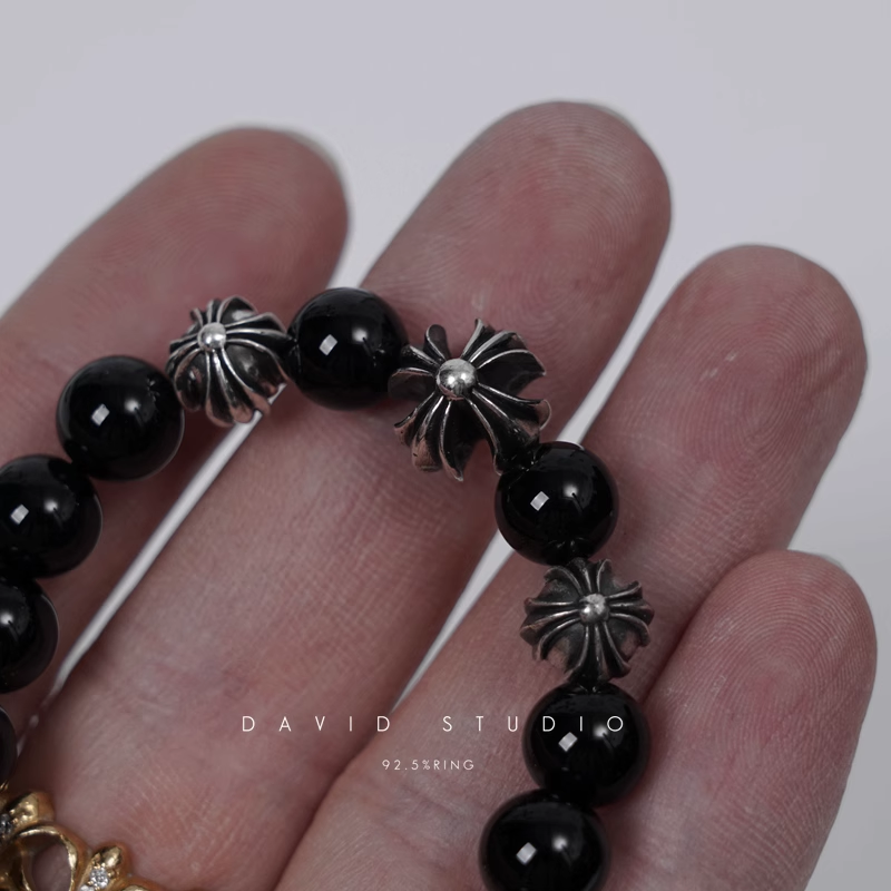 ONYX BEAD BRACELET 8MM (4 SILVER BEADS)
