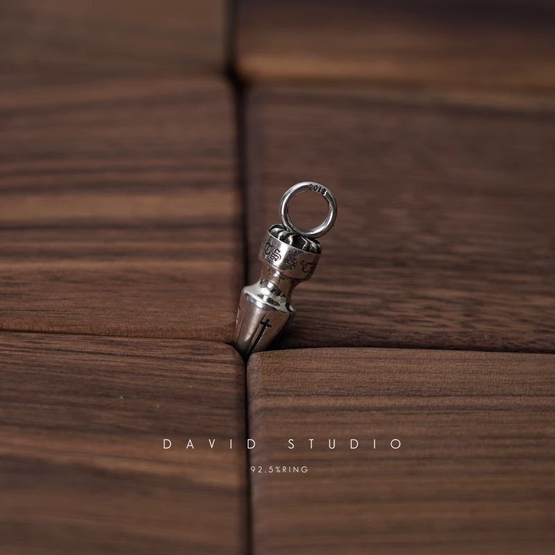 SPIKE PENDANT
