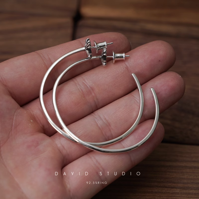 CH PLUS HOOP EARRING