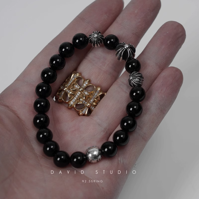 ONYX BEAD BRACELET 8MM (4 SILVER BEADS)