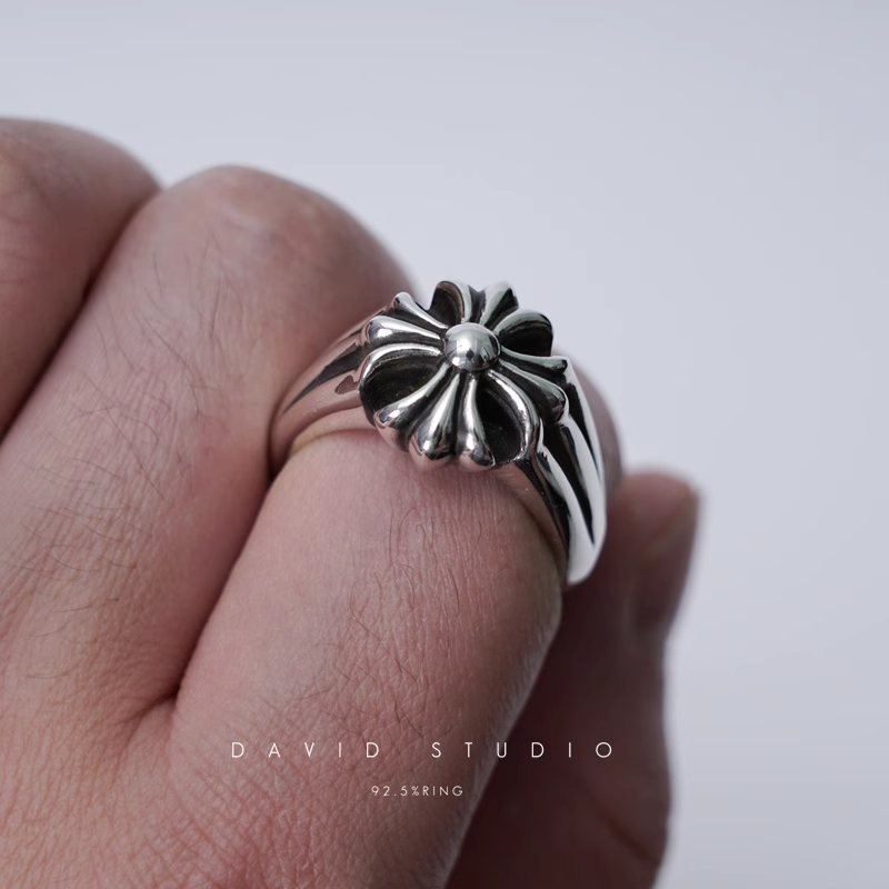 CH PLUS SIGNET RING