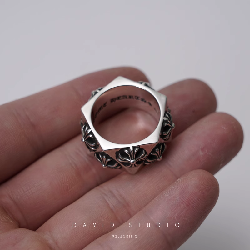 CH PLUS PENTAGON RING