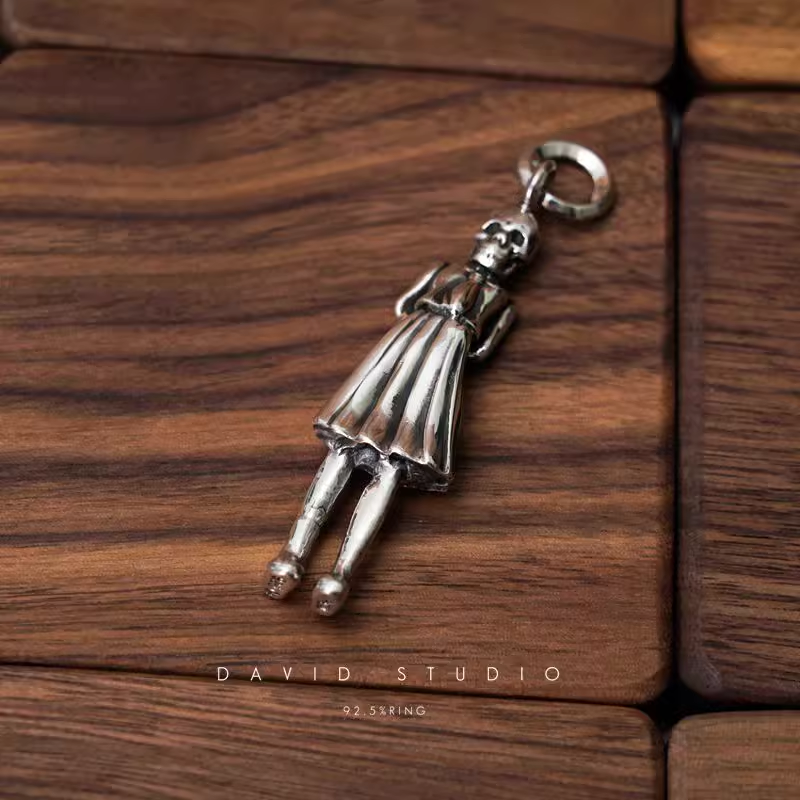 LARGE FOTI SKIPPY PENDANT