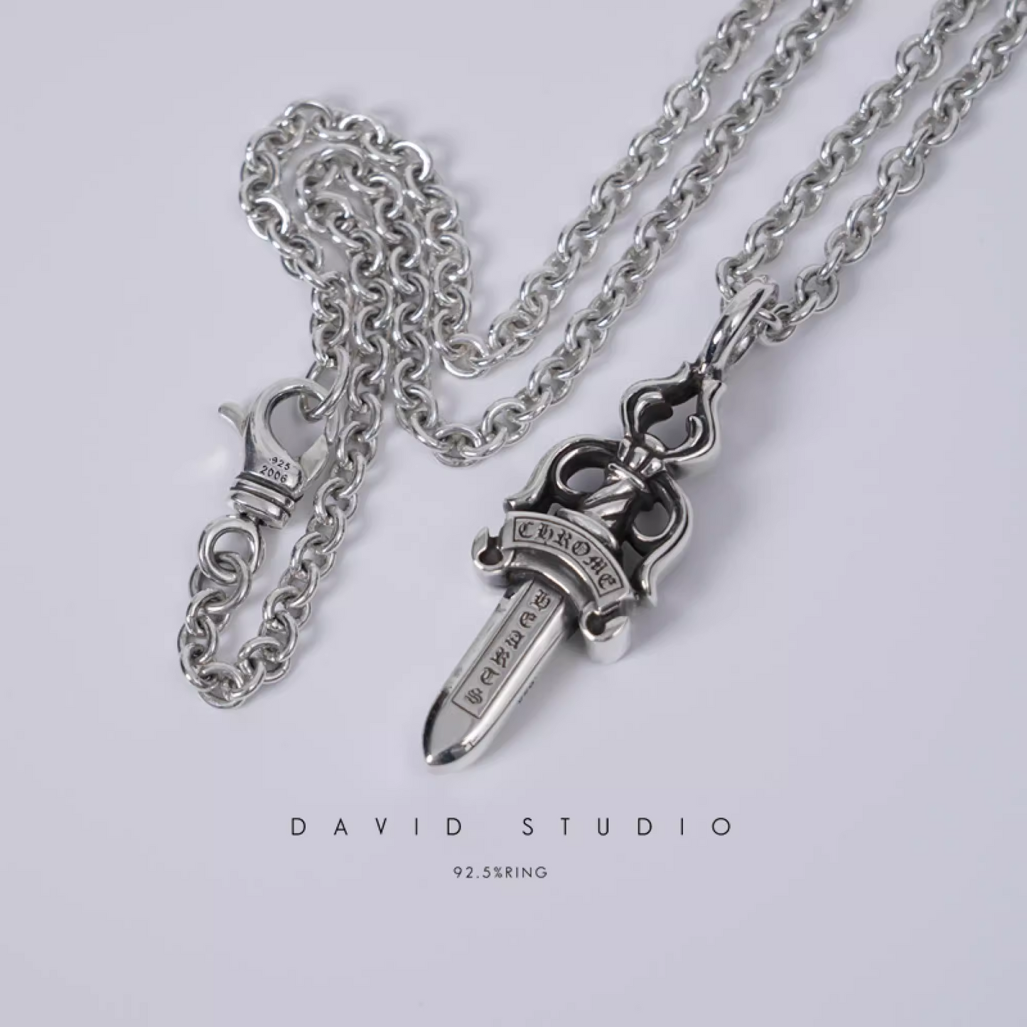 DOUBLE DAGGER PENDANT – ROLL CHAIN