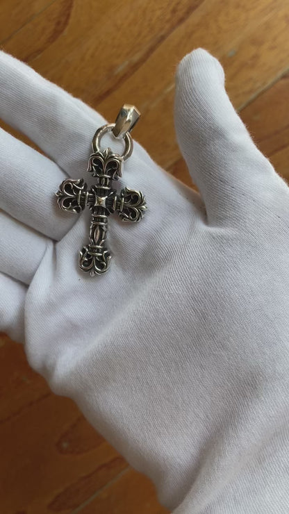 XS FILIGREE CROSS PENDANT WITH BAIL