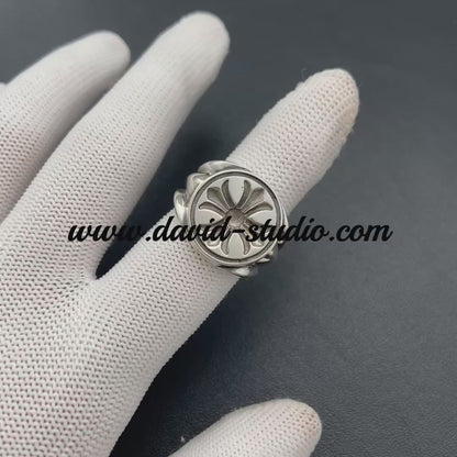 CH PLUS CONCAVE SIGNET RING