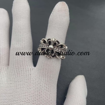 DOUBLE FLORAL RING WITH WHITE DIAMONDS