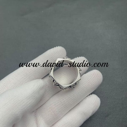 CH PLUS PENTAGON RING